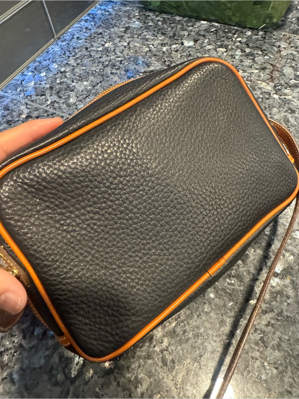 Vintage Dooney & Bourke R217 Camera Bag All Weather Leather - Picture 5 of 7